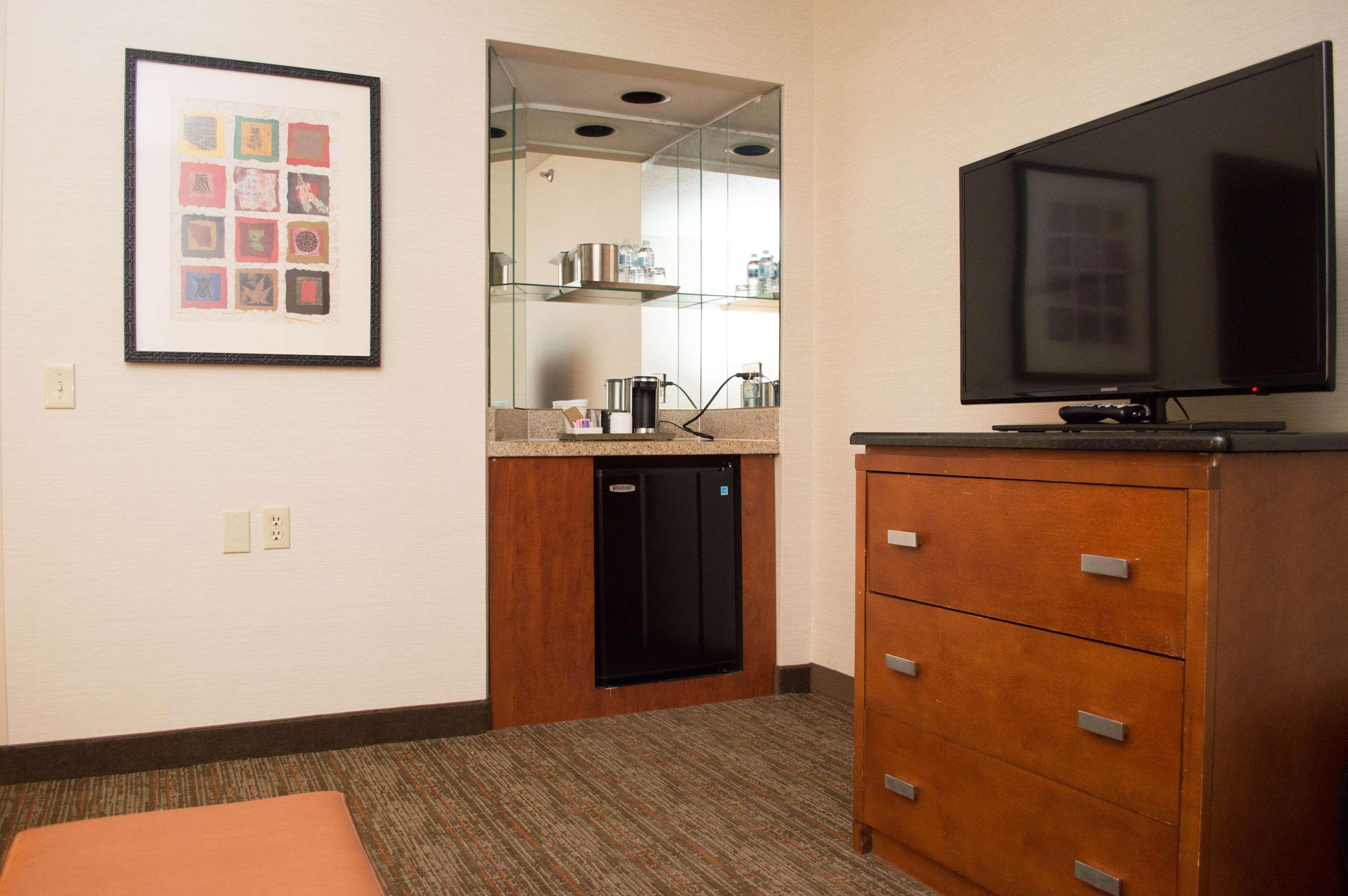 Radisson Hotel Detroit-Farmington Hills Bagian luar foto